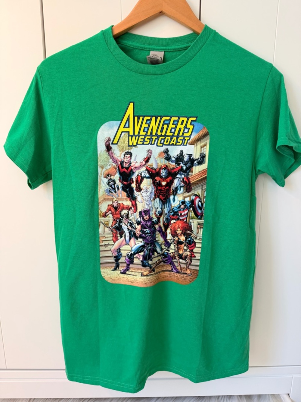 Marvel Avengers West Coast Graphic Tee – Vintage Comic – Gildan – Size Small